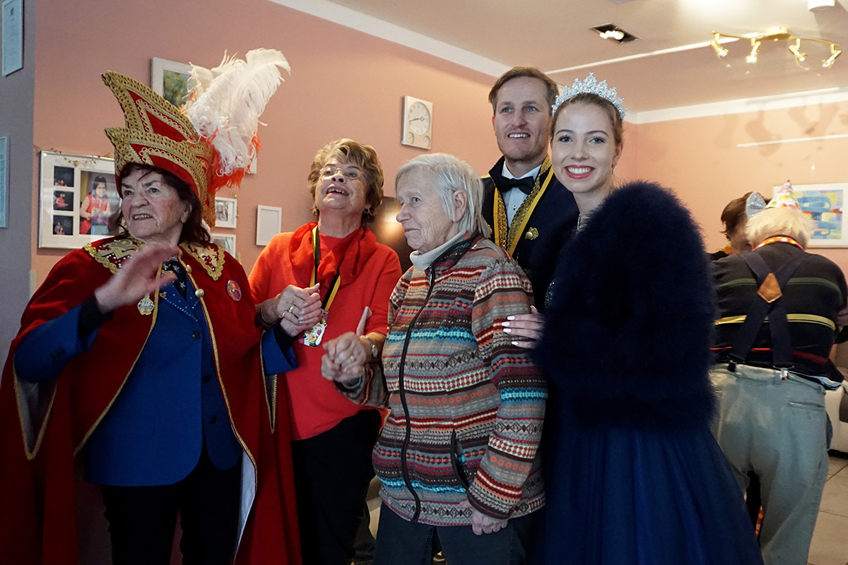 Prinzenpaar der Narrhalla München zu Besuch bei den Tagesgästen